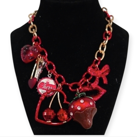 ❤️🔹️Betsey Johnson 🔹️Red/ Gold Cherry Coke StrawberryLove Charm Necklace